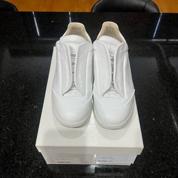 Maison Martin Margiela ‘Future’ Concealed Lace Fastened Trainers - Picture 2 of 10